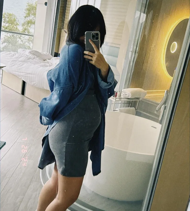 芮德曬自己的大孕肚。翻攝芮德IG
