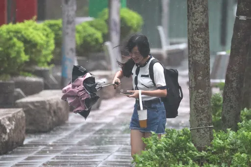低壓接近16縣市大雨特報 歡慶父親節週末天氣一次看