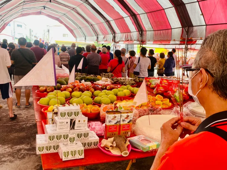 廖大乙說，農曆7月祭拜時要記得說「有來有分，無來無分，不可亂亂紛紛」，以免好兄弟結伴而來。資料照片