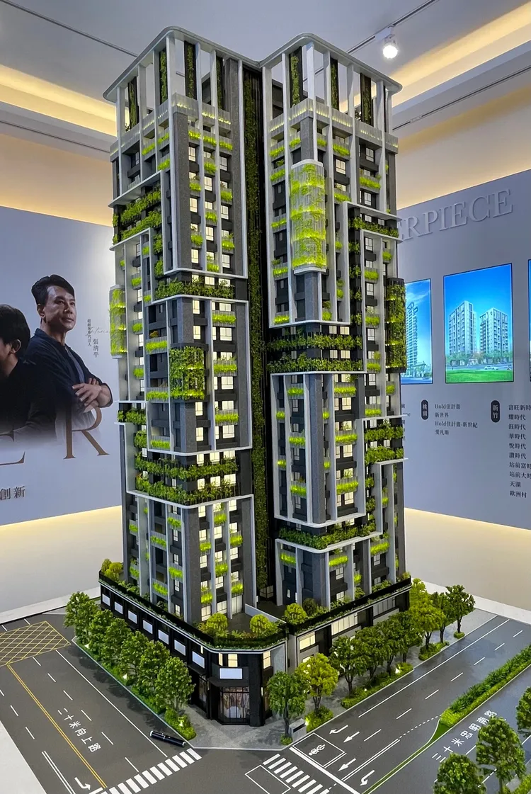 「富旺千蘊」建築規劃22層樓，外觀規劃垂直與橫向的綠帶植栽。張瑞傑攝