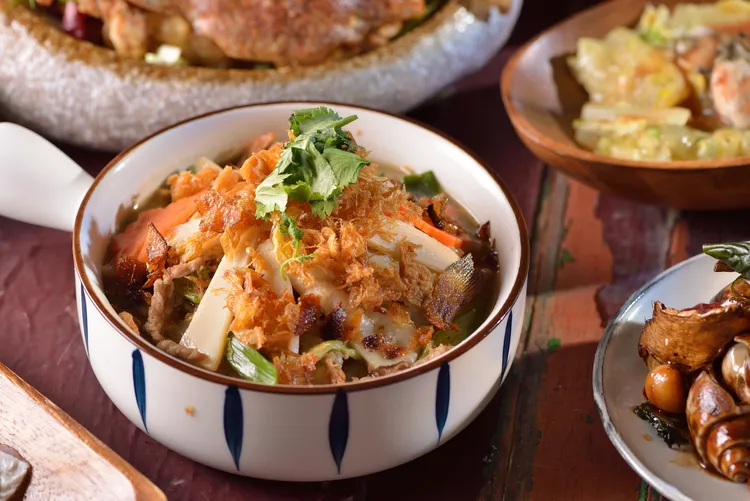 總鋪師的手路菜「鮮鮑扁魚燒白菜」。寒沐酒店提供