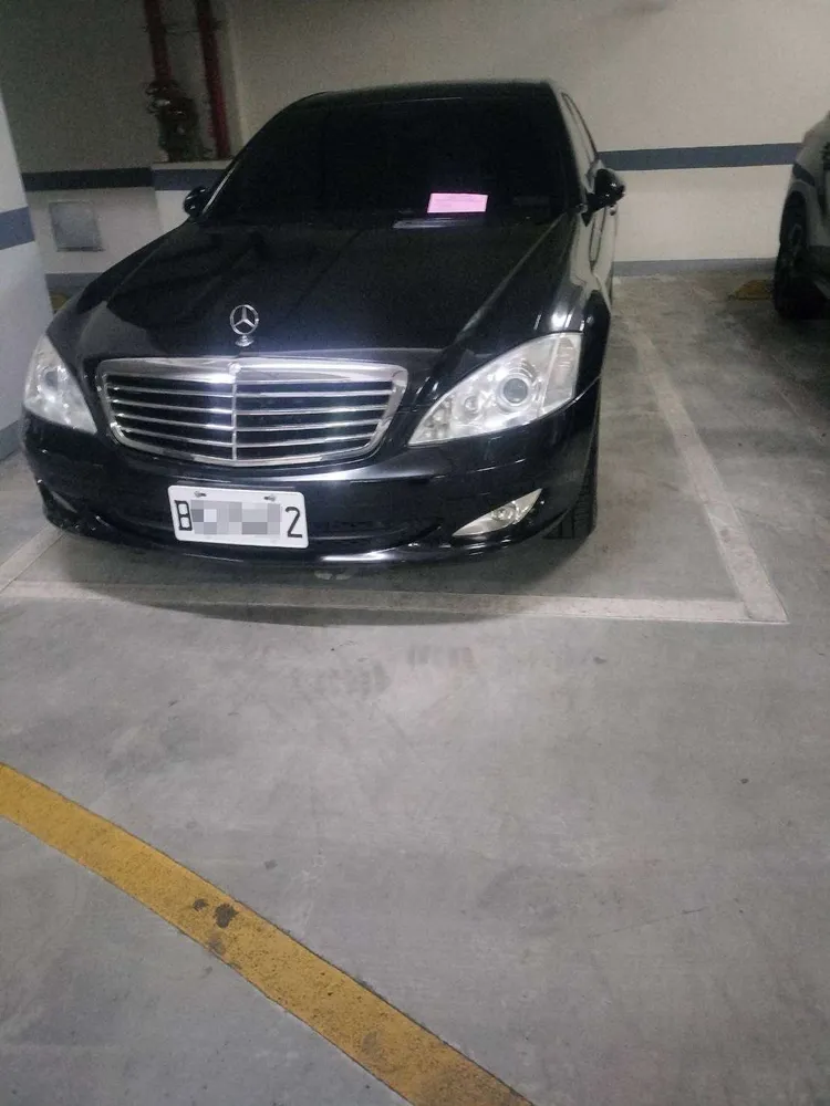 雷男駕駛牌照已吊扣的權利車。警方提供