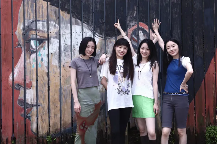 紅飛林樂團一起攜手闖盪歌壇。彭欣偉攝