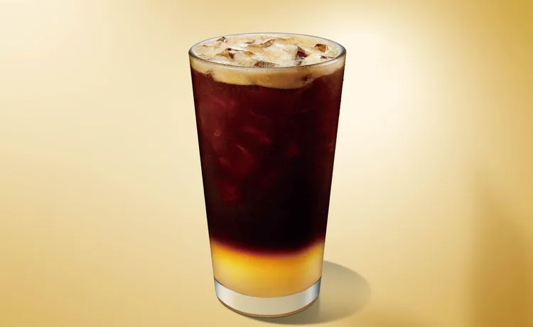 咖啡師大賽冠軍飲品「洋梨橙花雙萃咖啡」。星巴克提供