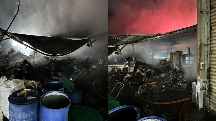 火災現場堆滿大量可燃物。新北市消防局提供