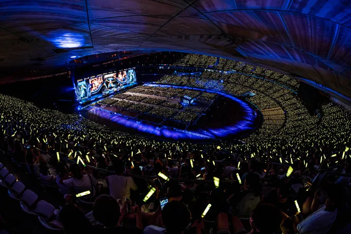 北京鳥巢可容納10萬觀眾，是華人歌手演唱會指標性場地。翻攝鄧紫棋微博