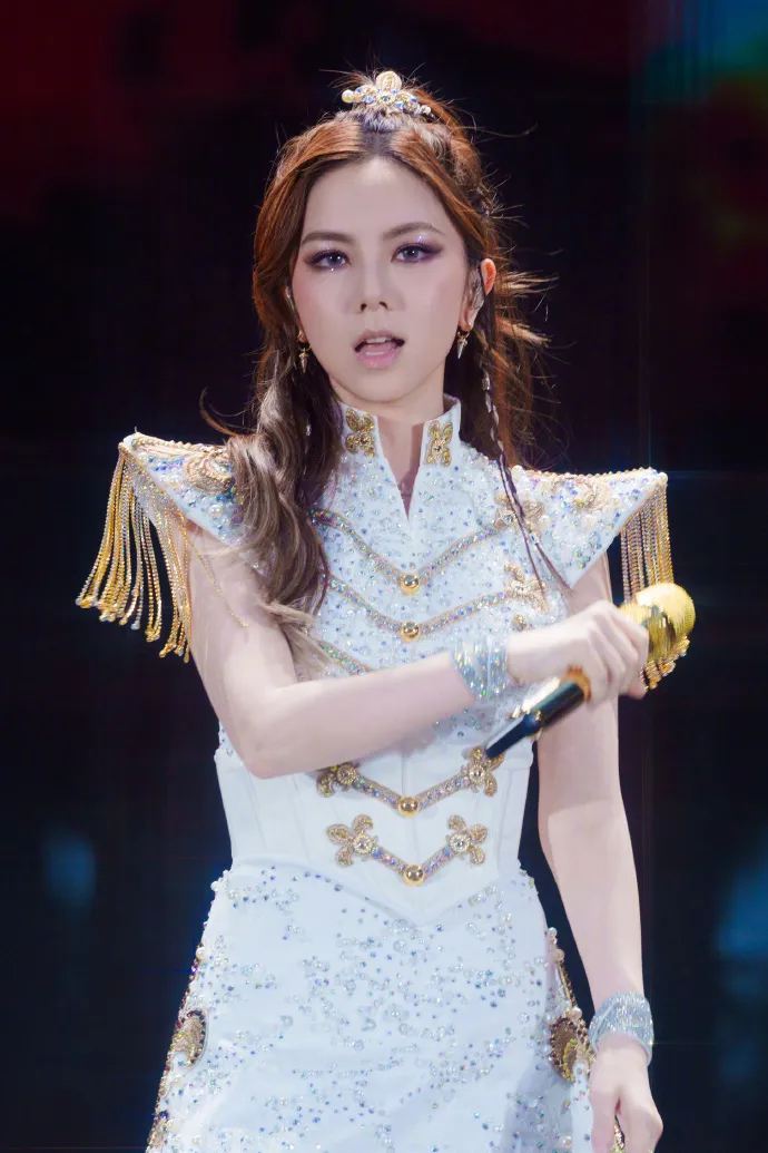 鄧紫棋唱上北京鳥巢十分感動。翻攝鄧紫棋微博