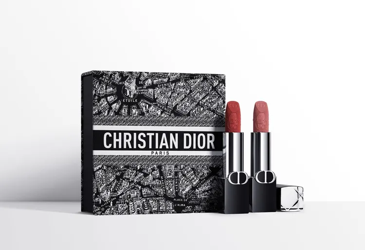 即日起至9月1日於專櫃購買2款藍星唇膏，可獲得現地訂巴黎地圖禮盒。品牌提供