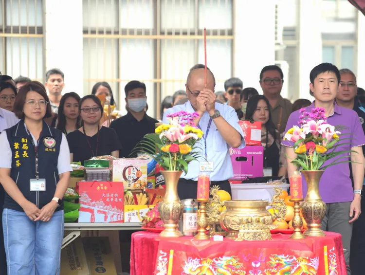 中元普渡低碳環保，環保局以身作則。環保局提供