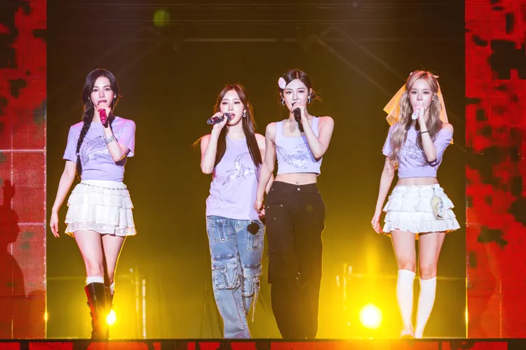 Winter（右起）透露與Ningning打羽球打賭，Ningning輸了必須用屁股寫名字。iMe TW提供