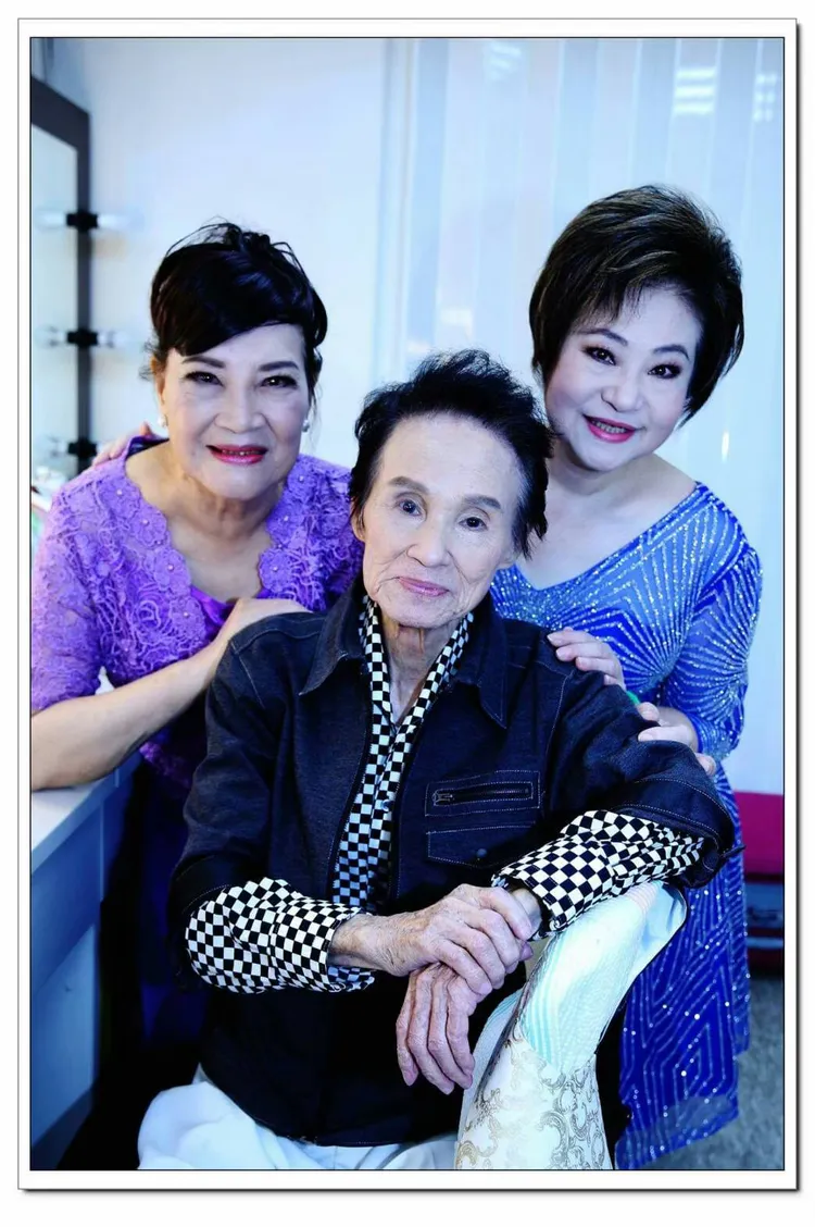 莊麗（左起）和文夏、文香。李朝永提供