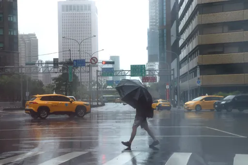 下週颱風多產期！多個熱帶擾動醞釀中「離台灣不太遠」