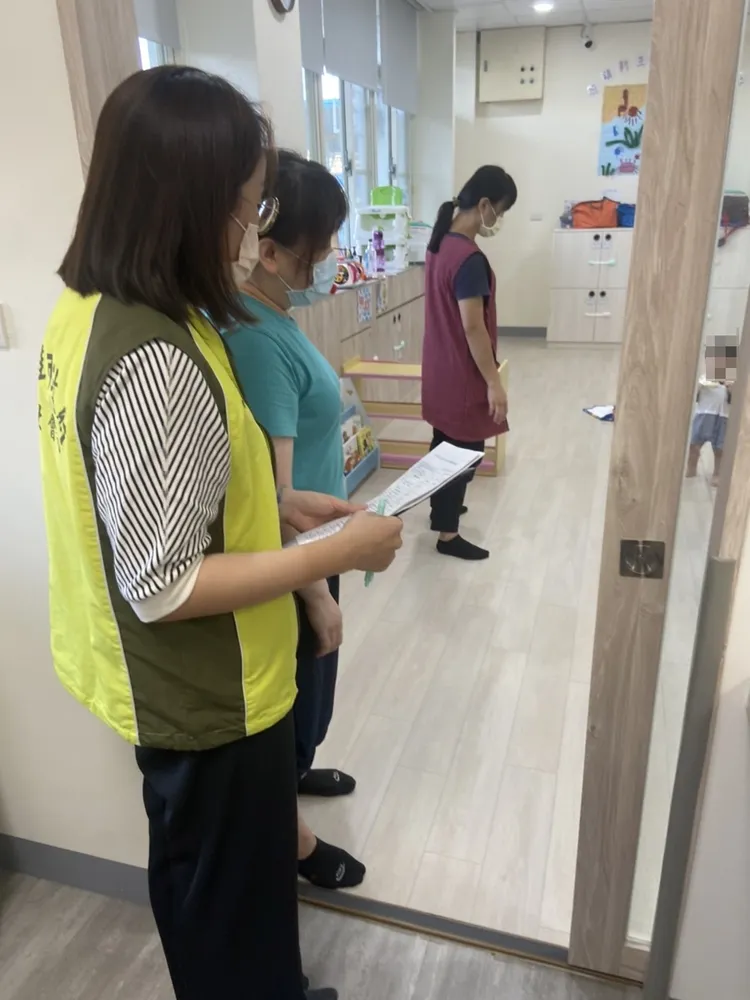 社會局日前稽查托嬰中心。翻攝畫面