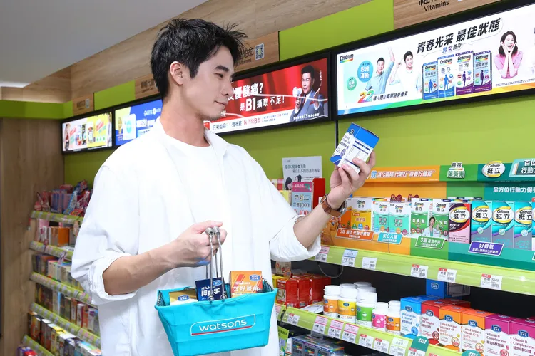 一邊工作一邊照顧家庭，「兼職奶爸」的生活壓力不比媽媽小，屈臣氏支持所有奶爸們的健康與美麗，升格當父親依舊維持帥氣魅力。業者提供