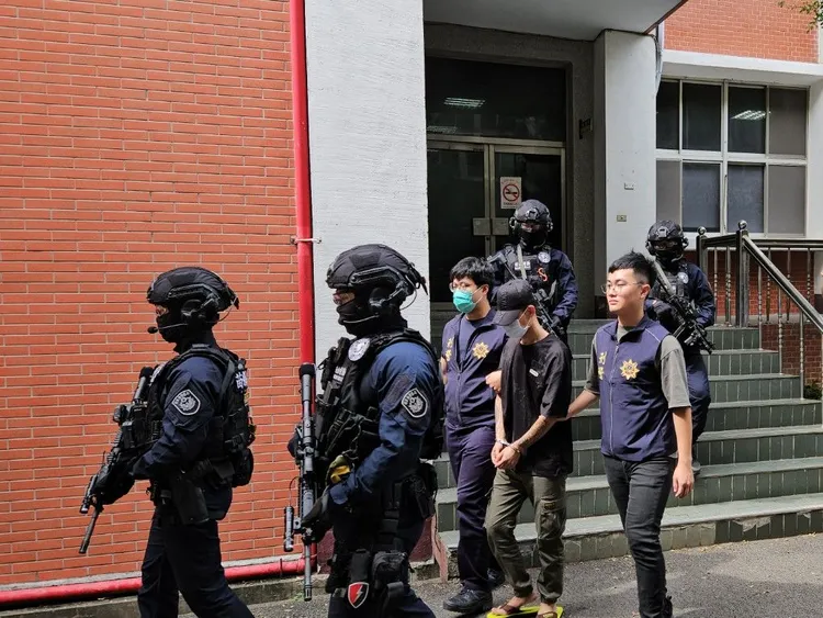 何嫌被警方移送新竹地檢署。民眾提供