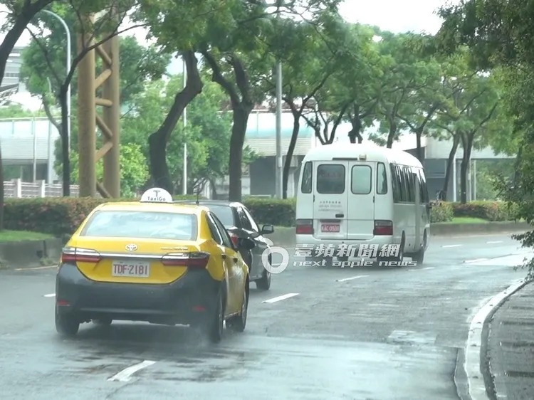 炎亞綸沉潛1年積極復出宣傳新戲《Q18量子預言》，還有鐵粉包車愛相隨陪跑行程。特勤中心攝