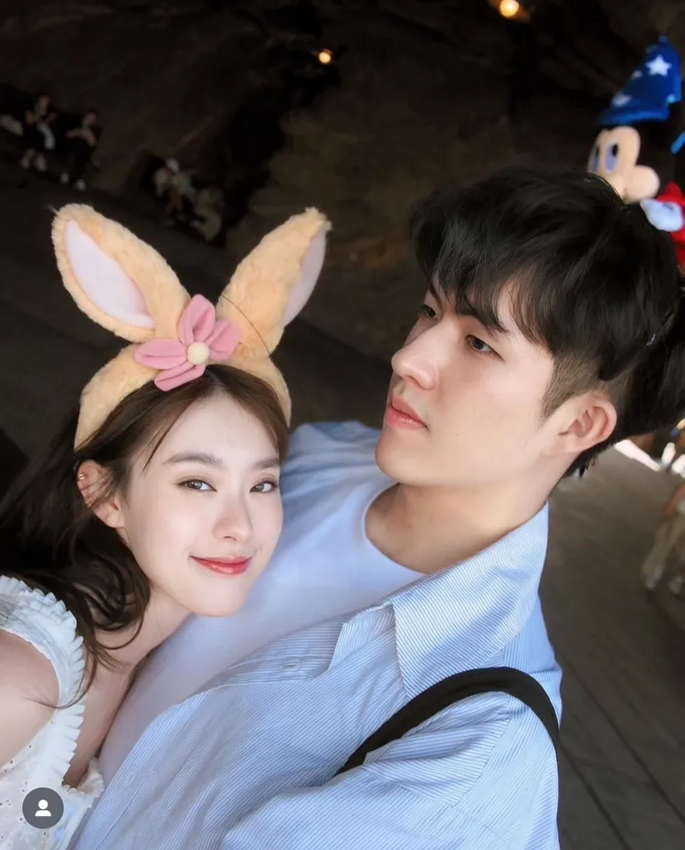 電視大佬郭建宏之子郭方儒（右）其實更早跳出來挺好友皇毅，左為女友邱偲琹。翻攝郭方儒IG