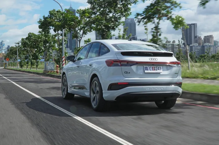 Audi這次以Q4 e-tron入門僅200萬出頭的售價策略，透過大幅降低的擁車門檻，希望讓電車消費者再次將目光轉向四環品牌。林浩昇攝