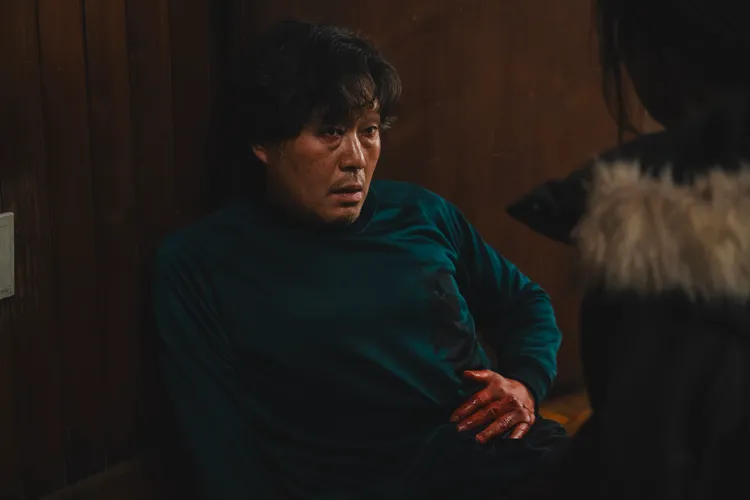 劉宰明劇中成為追殺目標，開拍前練拳擊、跑步培養體力。Disney+提供