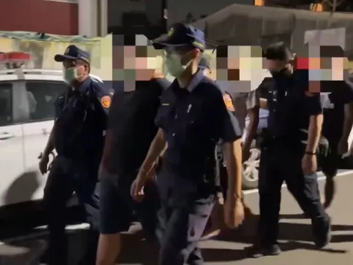 債務糾紛狹路相逢!娃娃機店偶遇就開打 南警到場全帶回送辦