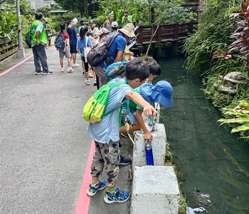 小「碳」員走讀!北市夏令營 國小生走訪低碳社區