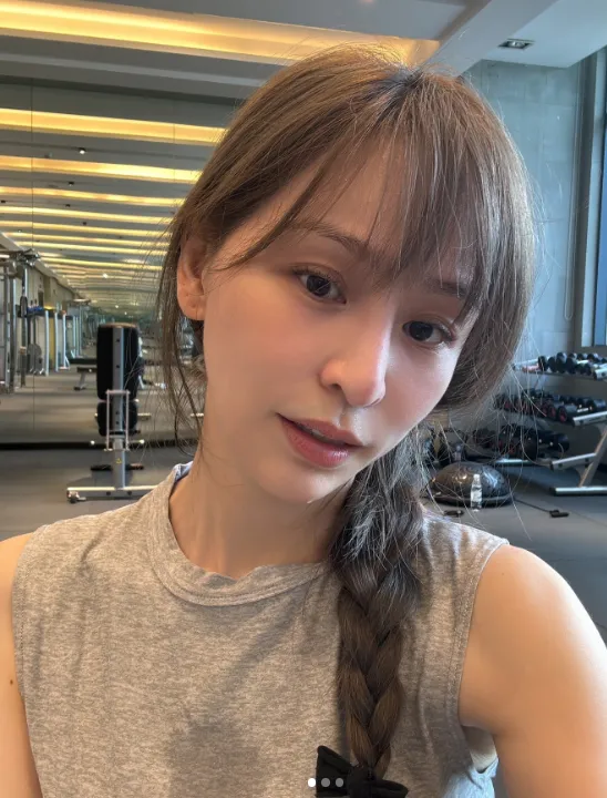 王心凌在健身房自拍。翻攝王心凌IG