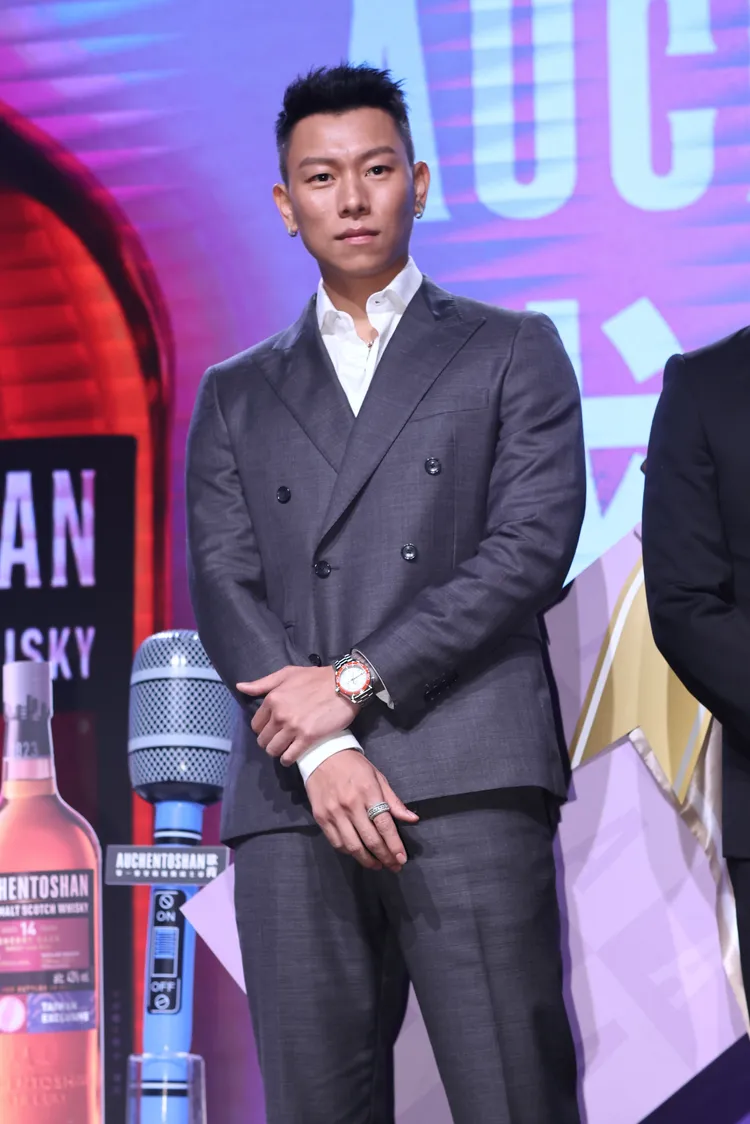 瘦子今出席代言活動。。娛樂中心攝