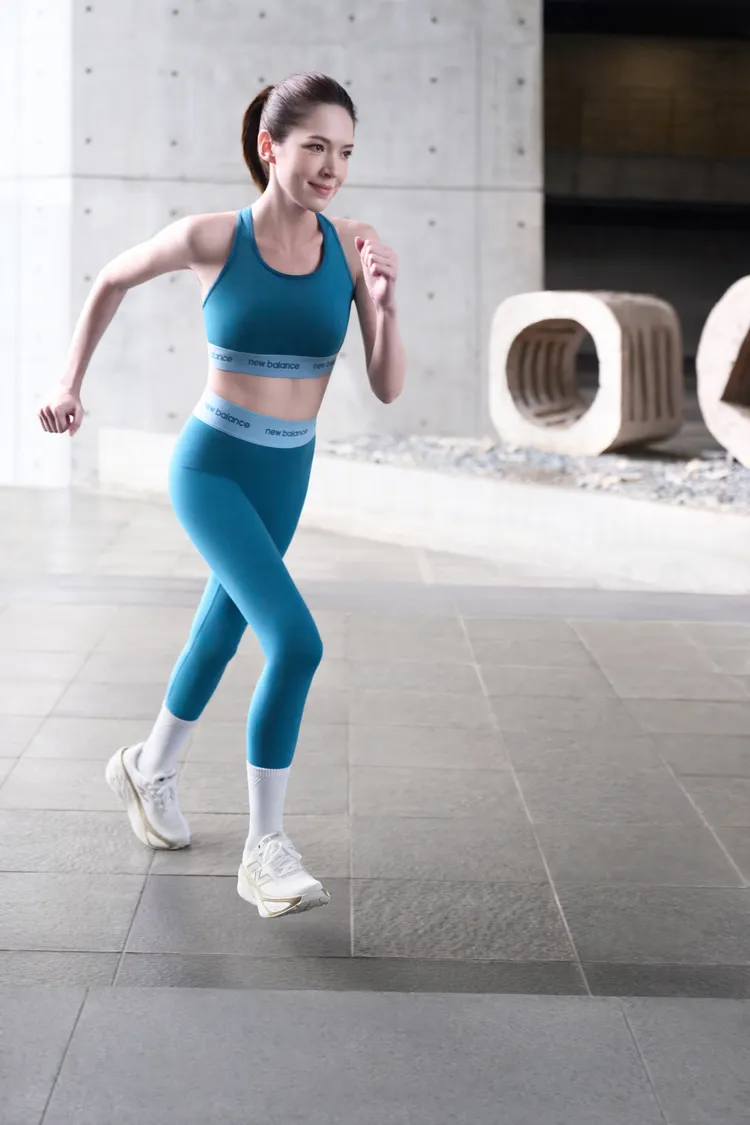 許瑋甯一身運動裝束曬出緊實身材。品牌提供