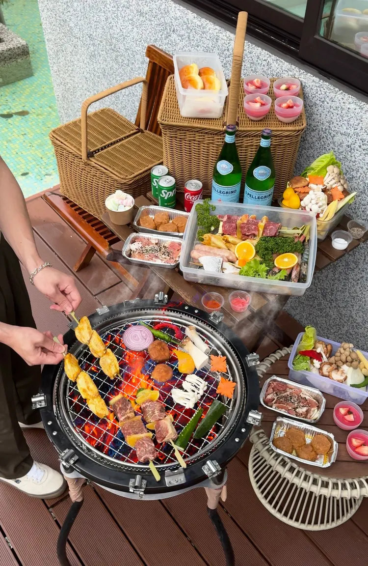 每人800元就可享用專人生火備料的BBQ體驗。宜蘭綠舞提供