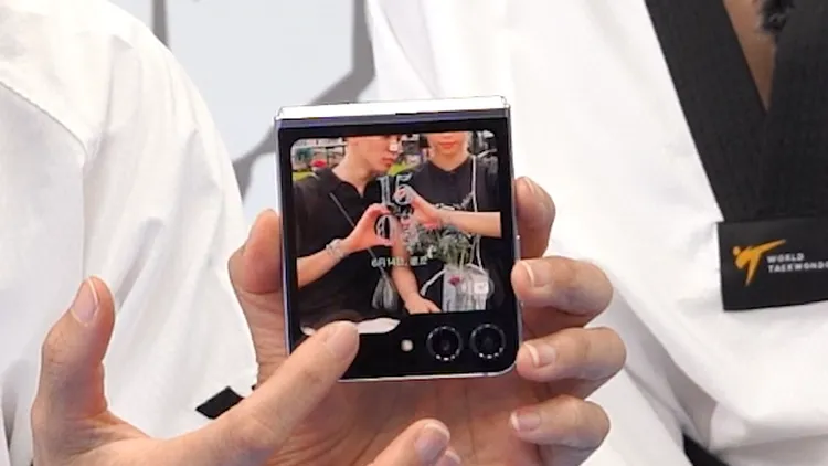 羅嘉翎國放閃男友手機保護貼。奧運Now英雄提供