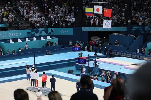 巴黎奧運|單槓明明並列銅牌 中華隊會旗為何在中國下面?答案曝光了