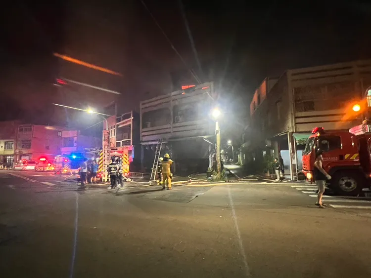 高雄林園私人神壇10日晚間火警，造成1死3傷。翻攝畫面