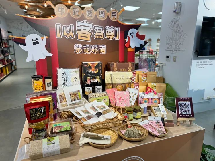 米、麵食、調味料、醬料、食品等日常必需品皆有優惠促銷，平均約85折至9折，團購最高可享6折優惠。客家局提供