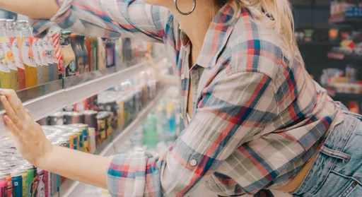 超商店員堅持「讓老人插隊結帳」　嗆投訴也沒關係！網驚：現在有博愛結帳？