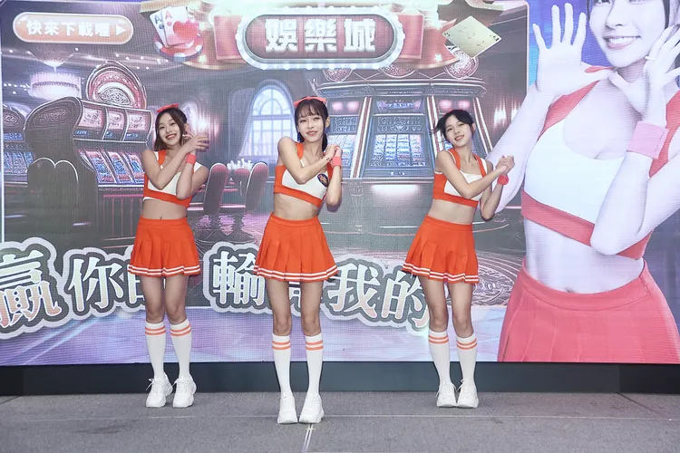 林襄（中）日前在綜藝節目脫口而出：「我有200萬的臉，你有嗎？」在網路上引發討論。張瑞振攝