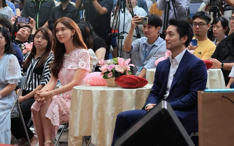 林志玲出席公益活動，與台北市長蔣萬安同台。特勤中心攝