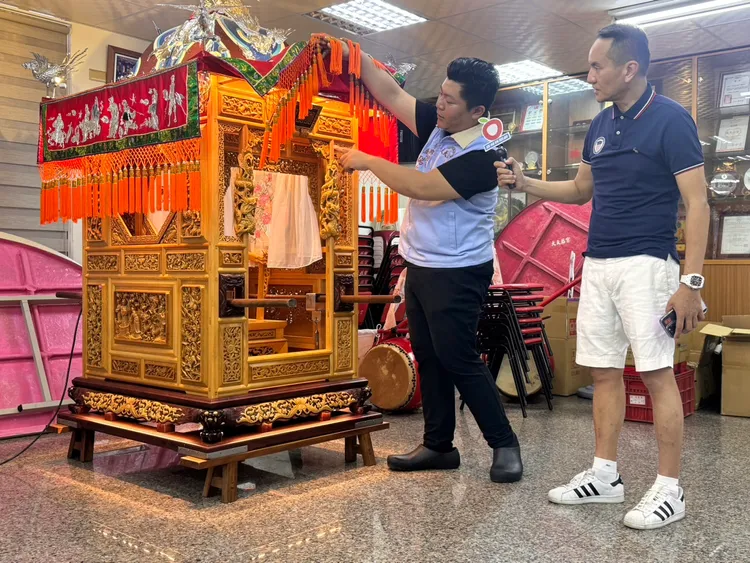 廟方沿用138年之久的神轎「功成身退」，愛爾麗總裁常如山特別重金耗資180萬為媽祖打造新神轎，用傳統技法「復刻」，讓信徒相當期待。彭欣偉攝