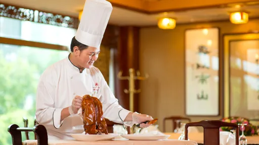 福華台北城旅慢食4人一泊二食 每人3千元吃40年經典中餐廳合菜