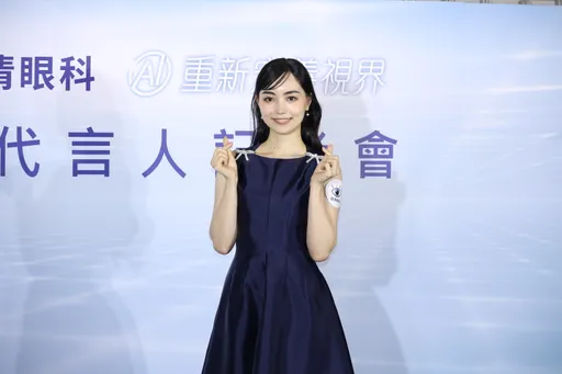 黑嘉嘉閃亮代言AI雷射手術 最快隔天就恢復視力
