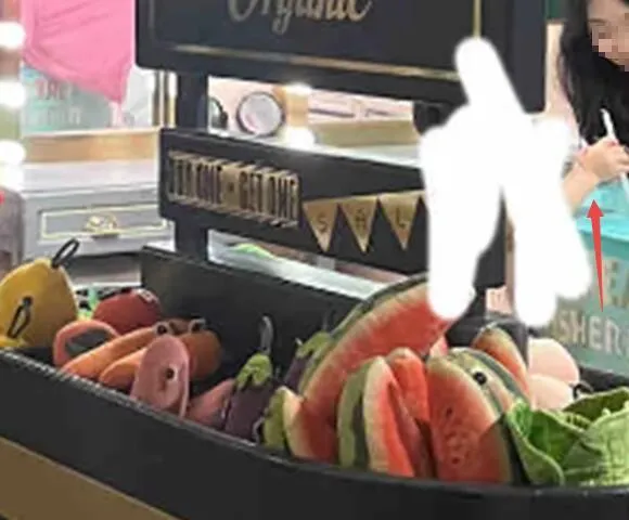 玄彬兒子小豆子被捕獲，目擊網友幫他長相馬賽克。翻攝文娛小青年微博