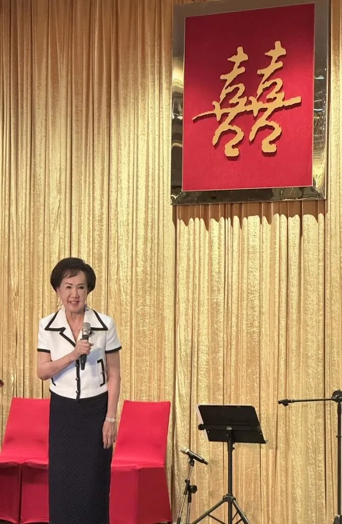 連方瑀致詞時向連戰深情告白，希望下輩子再牽手。連戰辦公室提供