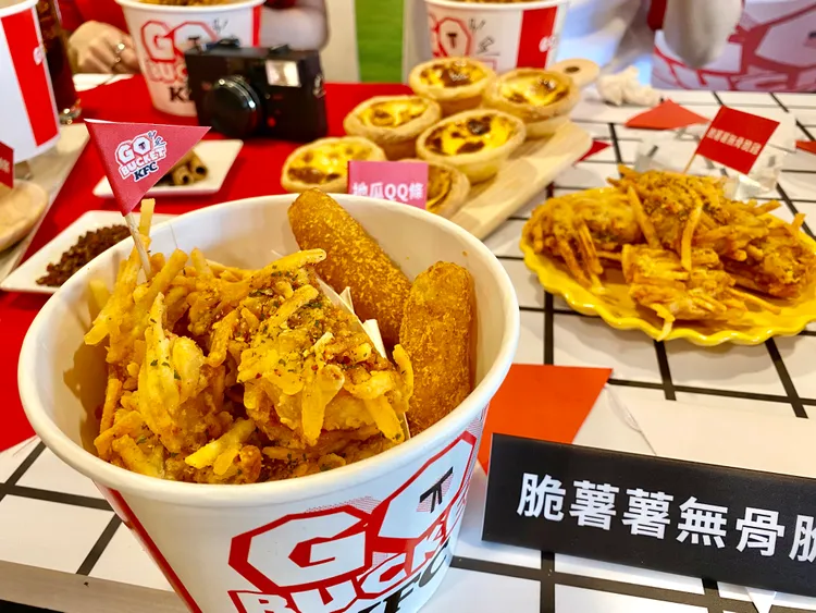 同步推出「脆薯薯無骨脆雞隨行桶」。莊偉祺攝