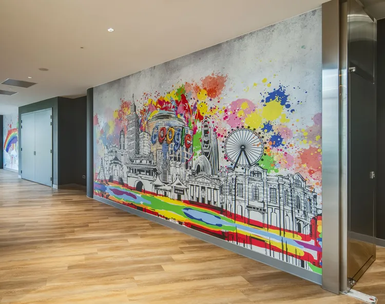 Google廊道隨處可見融合各種文化的塗鴉設計。Google提供