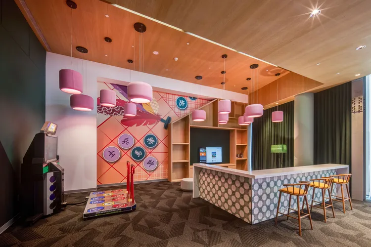 遊戲室是由員工們票選出想要擺放哪些遊戲器材。