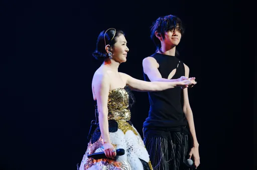 張清芳才跟小鮮肉在新加坡牽手　生日前喜事連連！再曝好消息