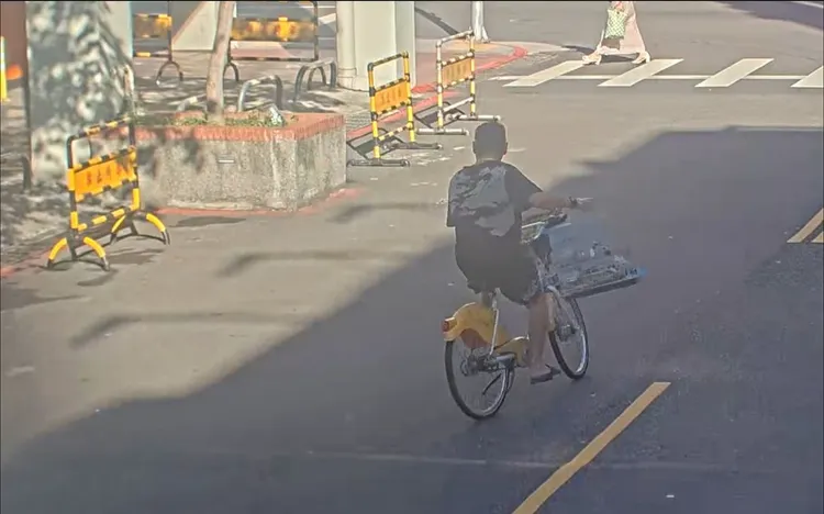 棄鳥男子表示鳥太吵才會遺棄，此行為已經觸法。北市動保處提供