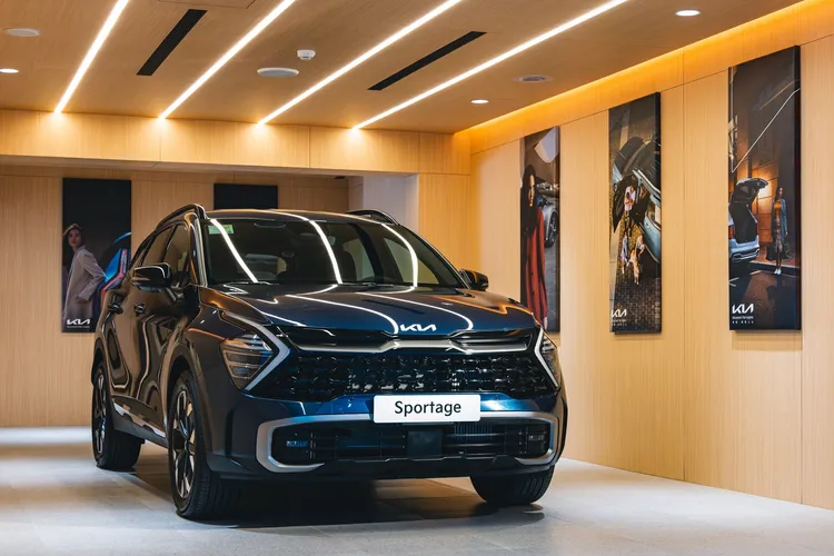 本月入主Kia Sportage可享80萬元0利率優惠、並享有價值37,500元的優選配件組。業者提供
