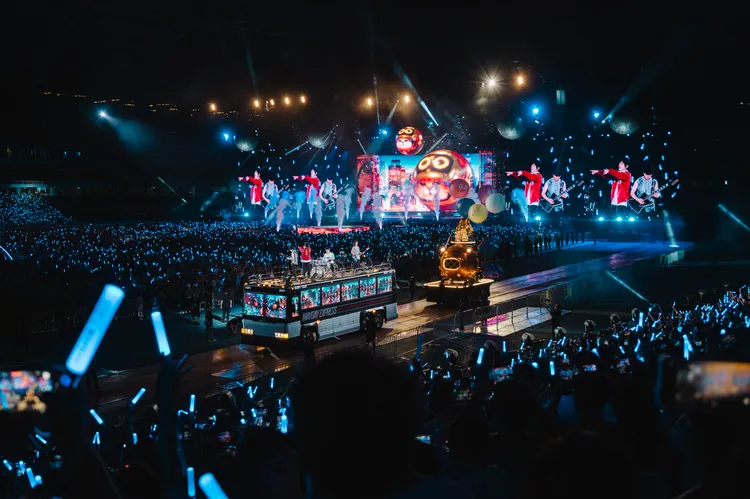 五月天環場跟歌迷近距離接觸。相信音樂提供