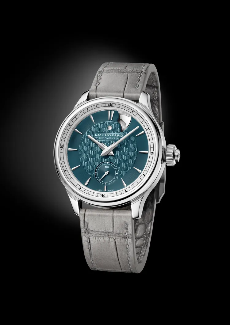 蕭邦L.U.C Strike One腕錶，40nn，符合倫理道德標準的18K白金錶殼，電鍍處理灰綠色錶盤，手工縫製灰色鱷魚皮錶帶，L.U.C 96.32-L自動上鍊機械機芯，動力儲存65小時，限量25只，267萬8000元。品牌提供
