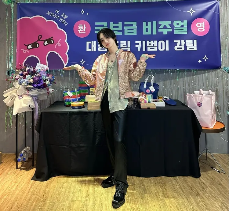 KEY貼出認證照。翻攝SHINee IG